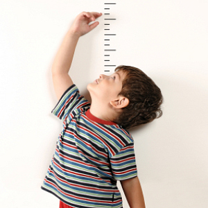 boy-measuring-height300